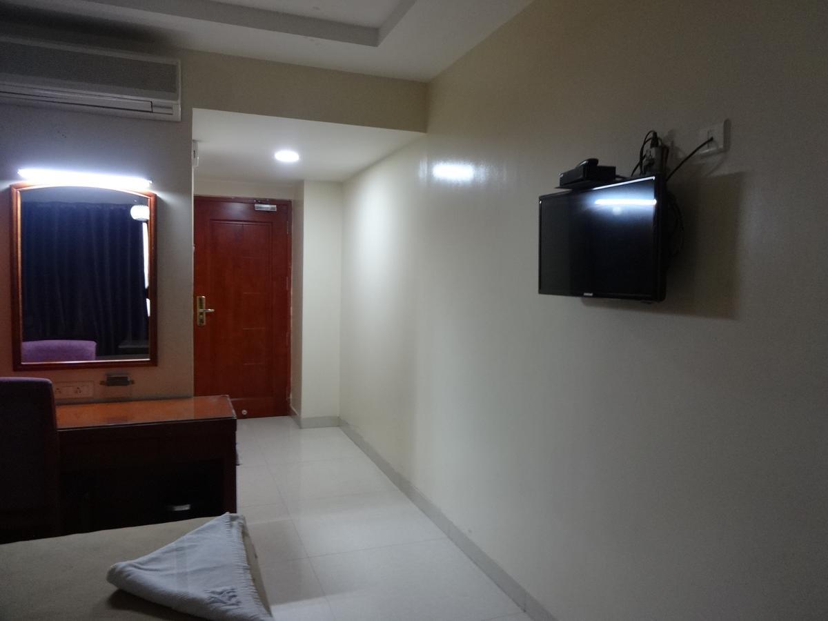 Hotel Shrivalli Residency Chennai Exterior foto